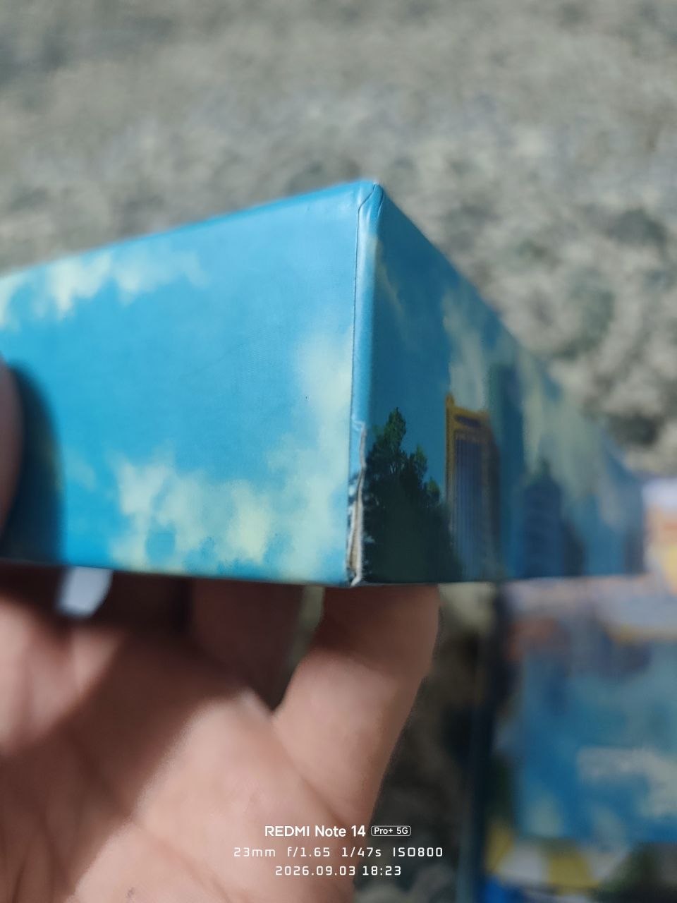 عکس واقعی آگهی